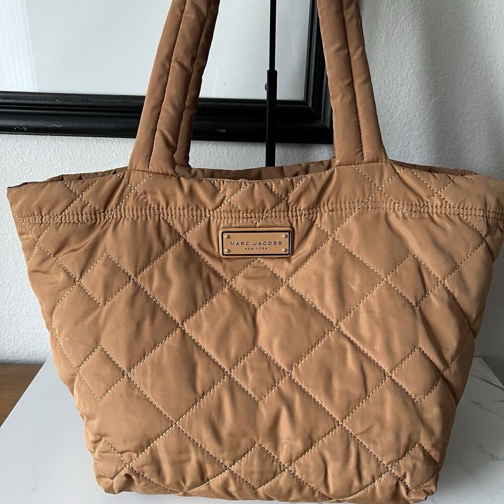 Marc Jacobs Medium Quilted Nylon Tote Tan - Picture 2 of 9